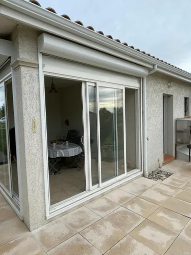 Pose d'un volet roulant à Lavit de Lomagne , Lavit, Alfer Einstein