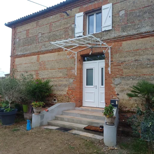 Conception, fabrication et pose d'une marquise à Castelsarrasin