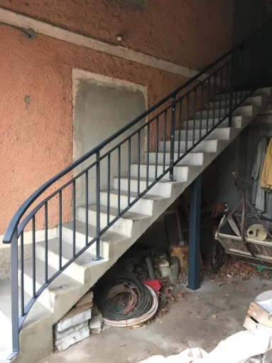 Conception, fabrication et pose d'un garde-corps en acier thermolaqué à Montauban