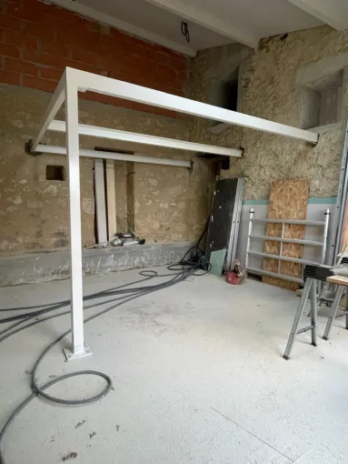 Fabrication et pose d’une structure acier pour une future mezzanine à Condom