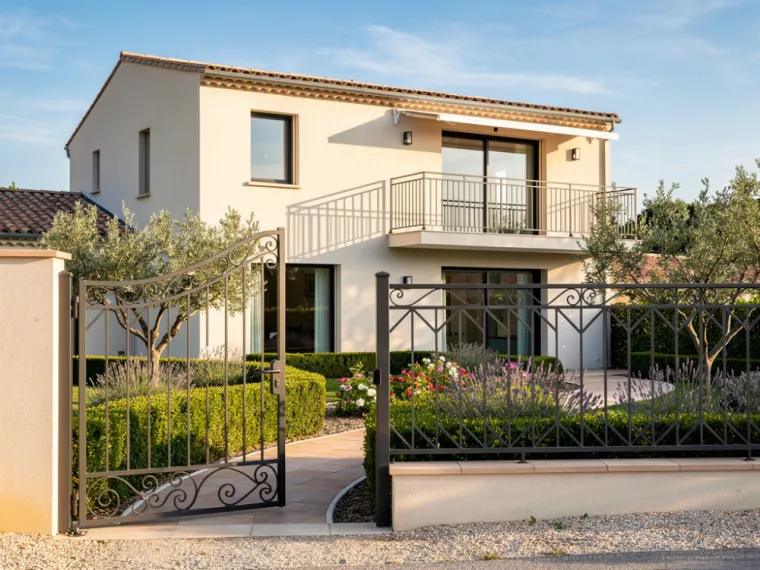 Métallerie et valeur immobilière : comment un ouvrage sur mesure augmente le prix de votre bien en Occitanie