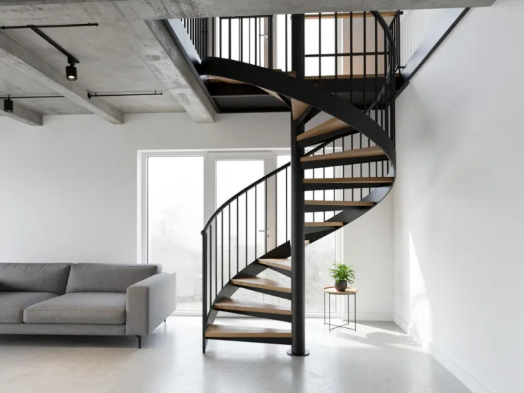 6 idées d’escaliers métalliques originaux pour petits espaces