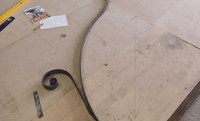 Escalier avec garde-corps en acier thermolaqué à Lanta