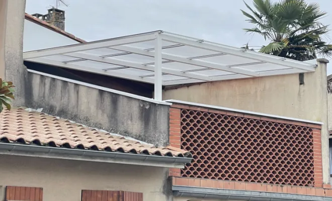 Pose de toiture en acier thermolaqué sur Lavit